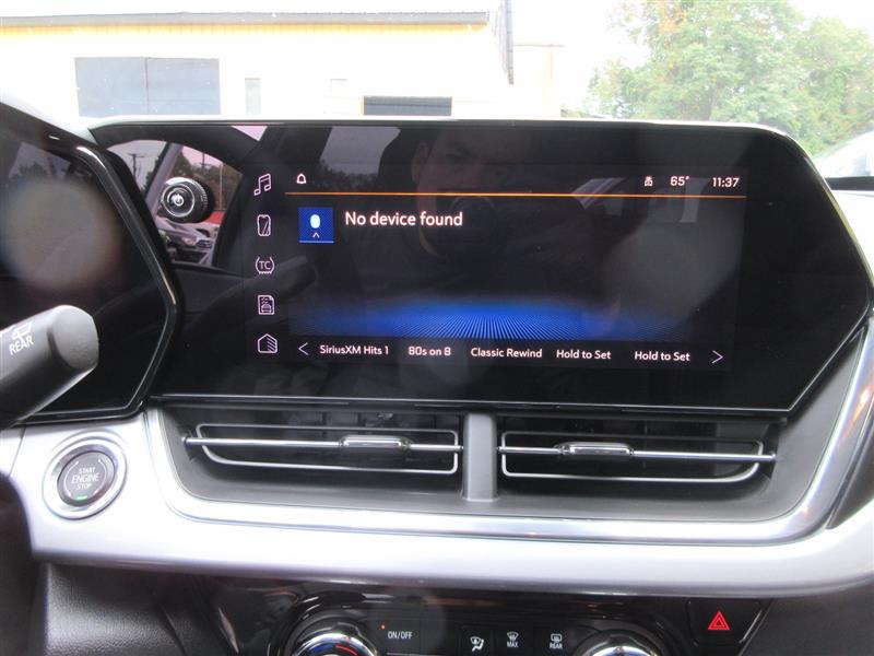 2025 Chevrolet Trax LT photo 17