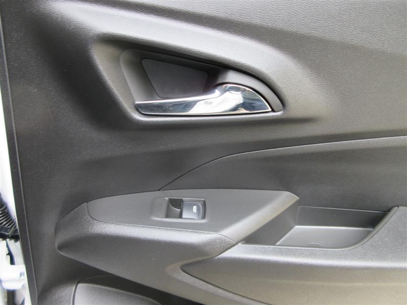 2025 Chevrolet Trax LT photo 21