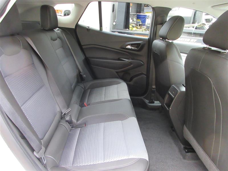 2025 Chevrolet Trax LT photo 22