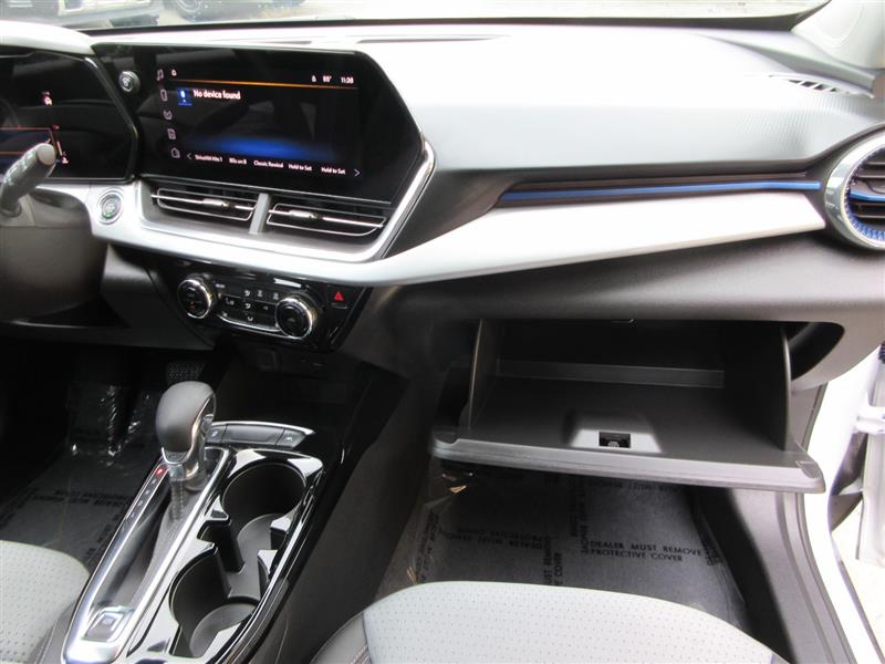 2025 Chevrolet Trax LT photo 25