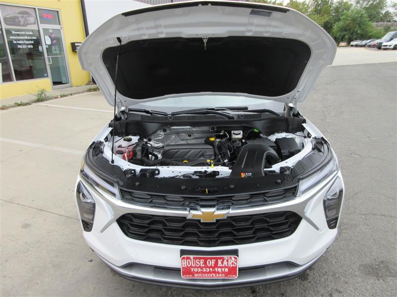 2025 Chevrolet Trax LT photo 27