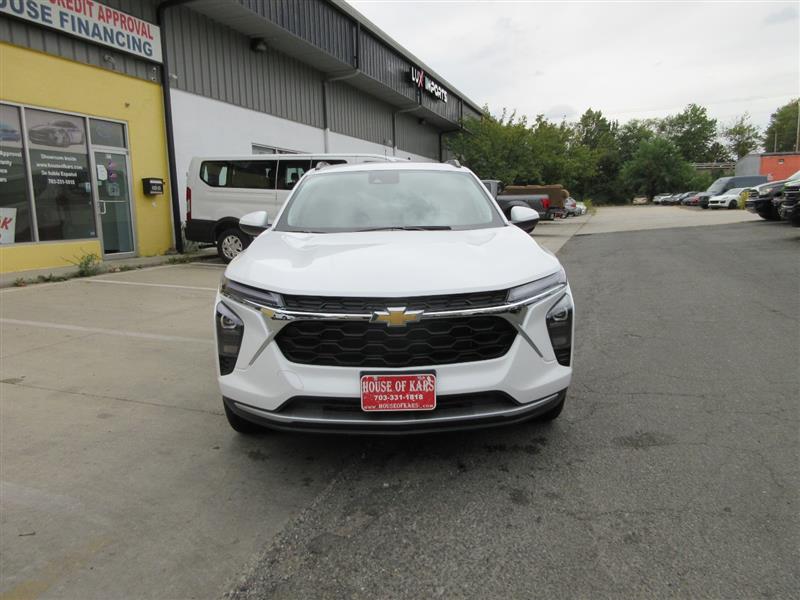 2025 Chevrolet Trax LT photo 28