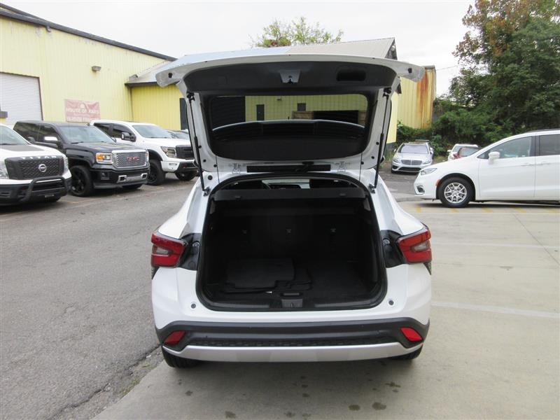 2025 Chevrolet Trax LT photo 5