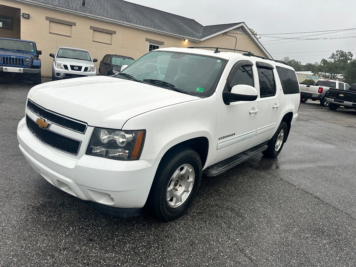 2014 Chevrolet Suburban LT's photo