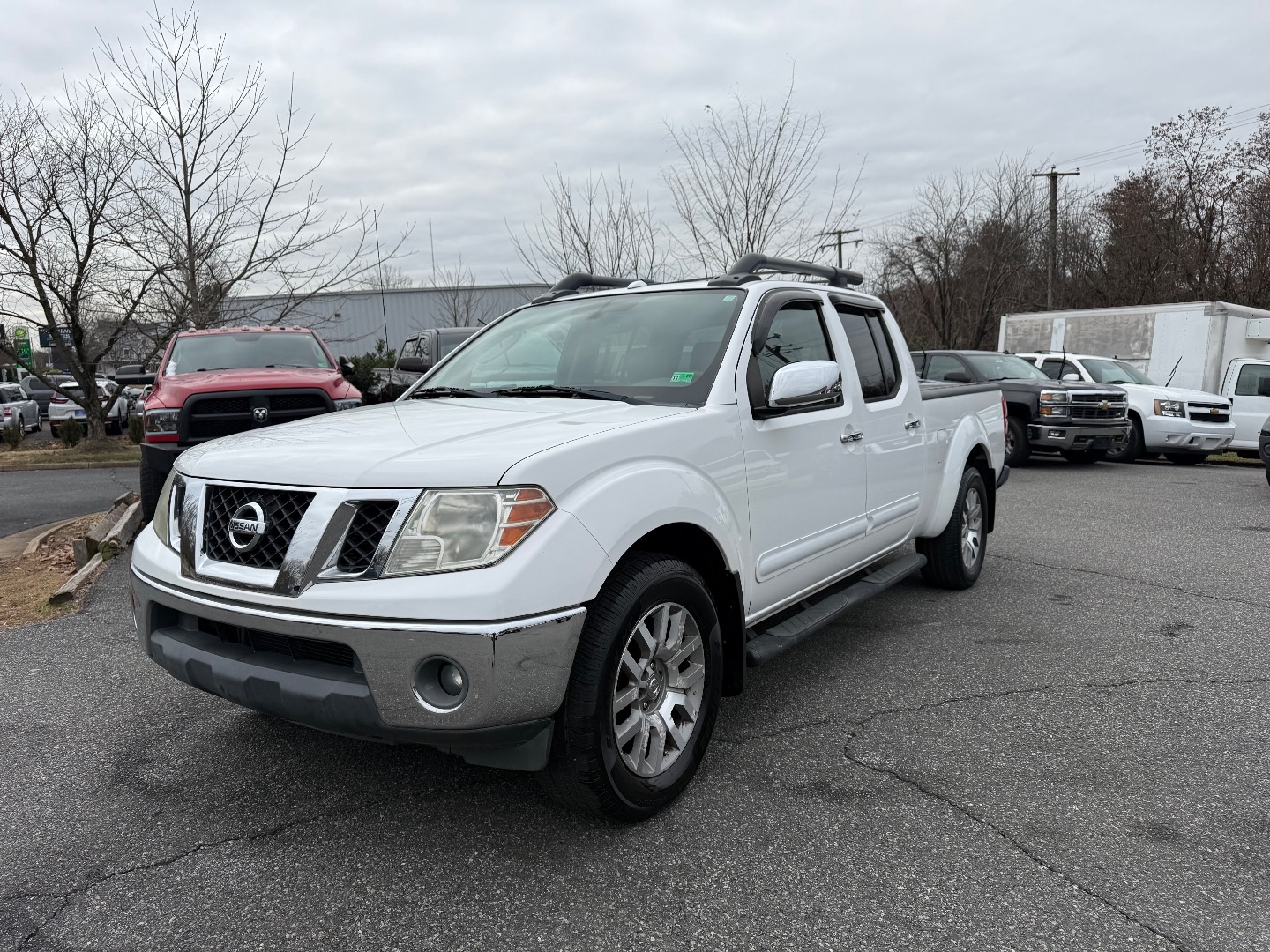 2011 Nissan Frontier SL's photo