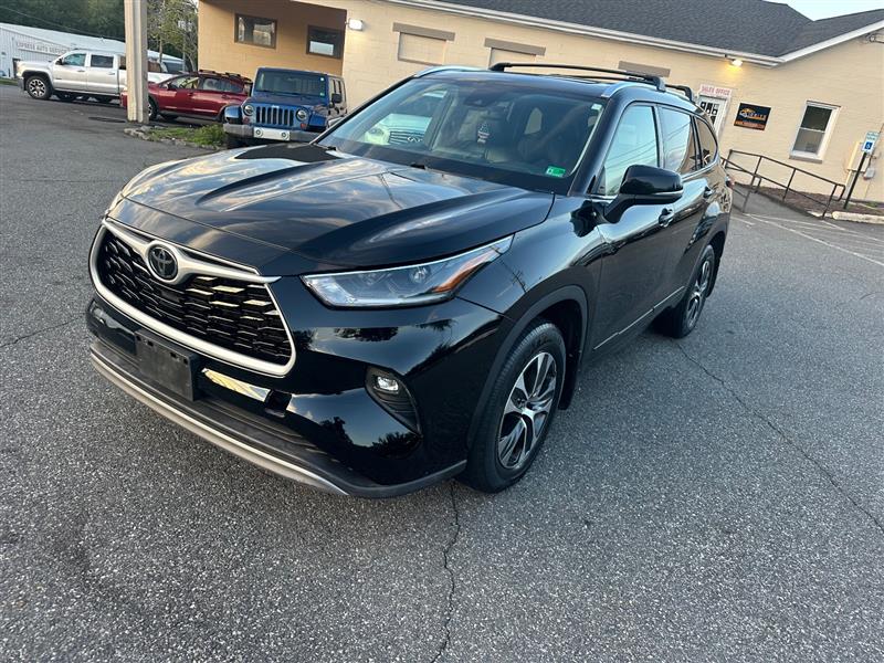 2021 TOYOTA HIGHLANDER XLE