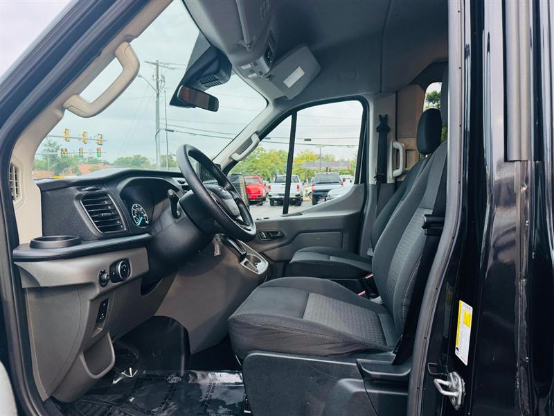 2023 Ford Transit Passenger XLT photo 6
