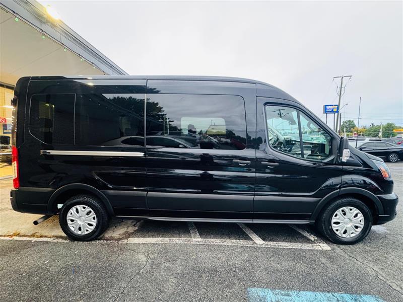 2023 Ford Transit Passenger XLT photo 3