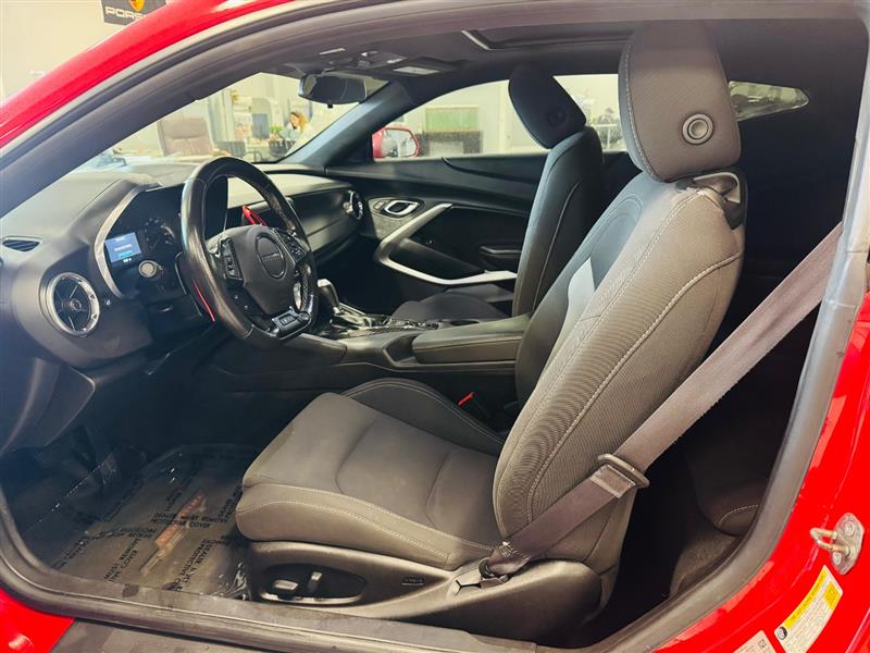 2017 Chevrolet Camaro 1LT photo 10