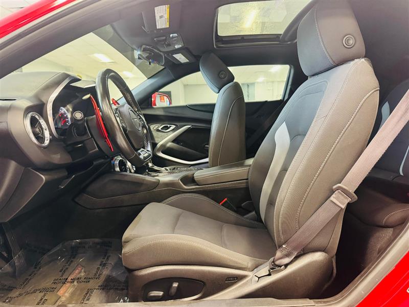 2017 Chevrolet Camaro 1LT photo 13