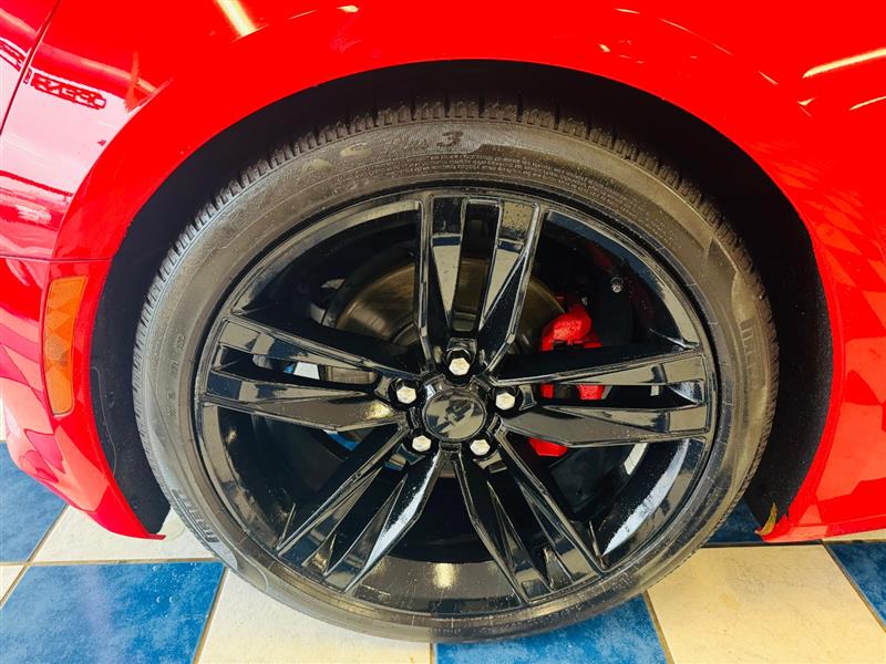2017 Chevrolet Camaro 1LT photo 23