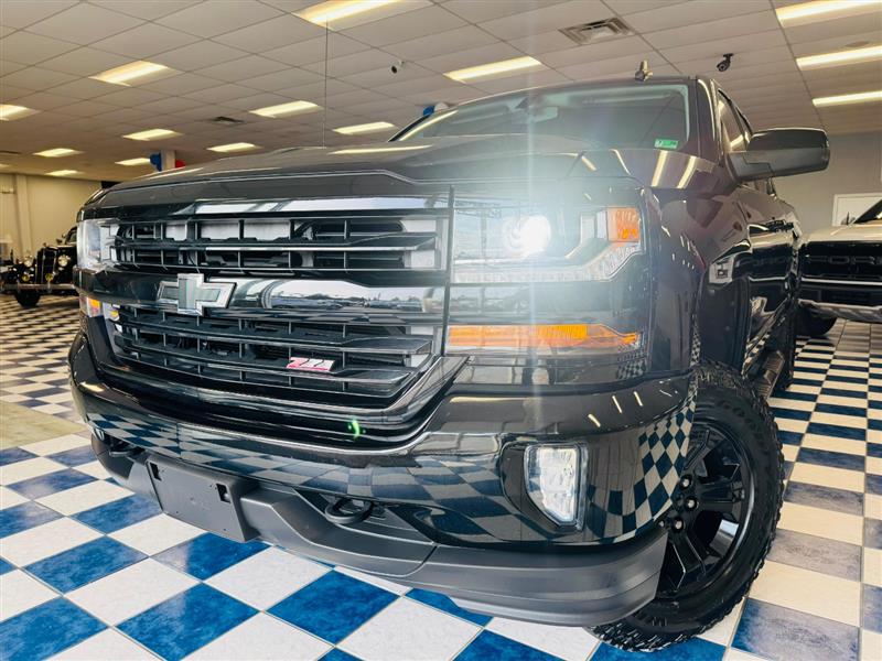 2017 CHEVROLET SILVERADO 1500 Raised up Z71!!!!!!!!! 4X4!!!!!!!!!!