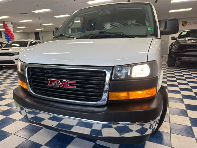 2024 GMC Savana Cargo Work Van's photo