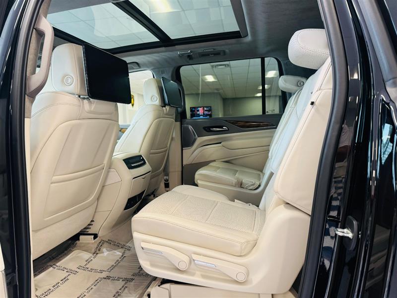 2022 Cadillac Escalade ESV Premium Luxury Platinum photo 10
