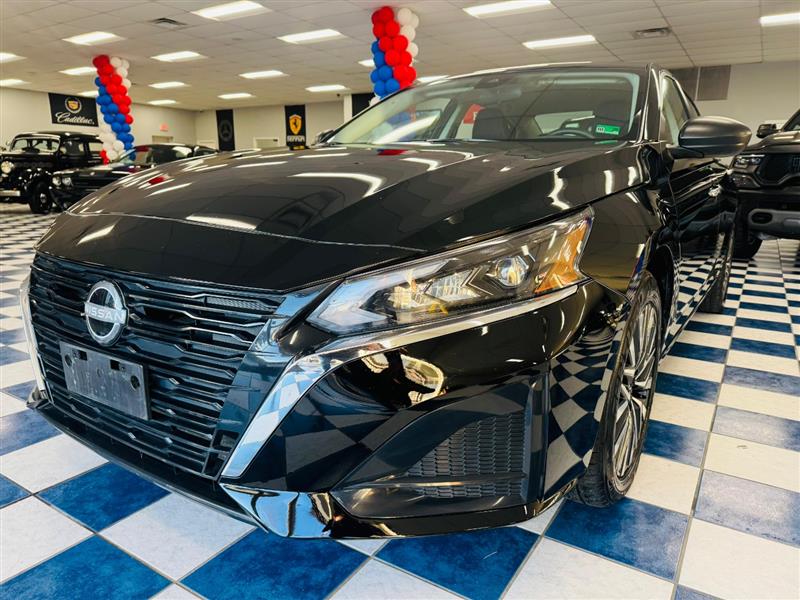 2025 Nissan Altima SV photo 3