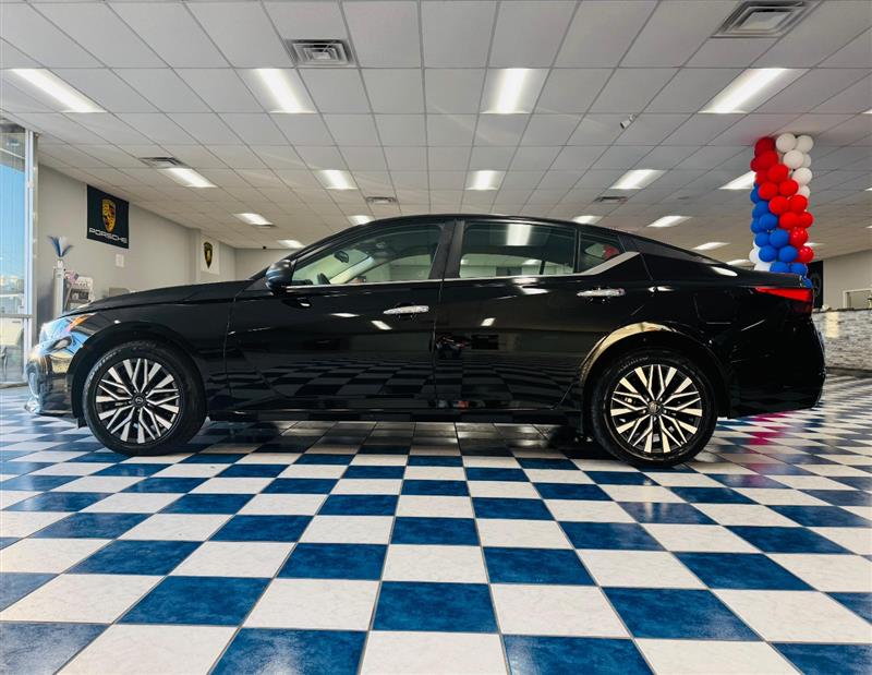 2025 Nissan Altima SV photo 4