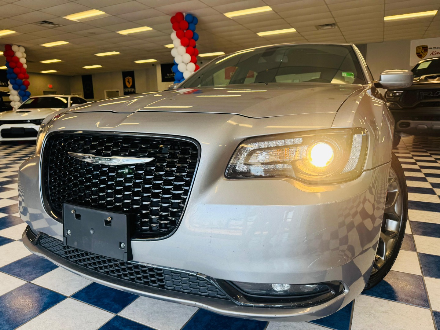 2018 Chrysler 300