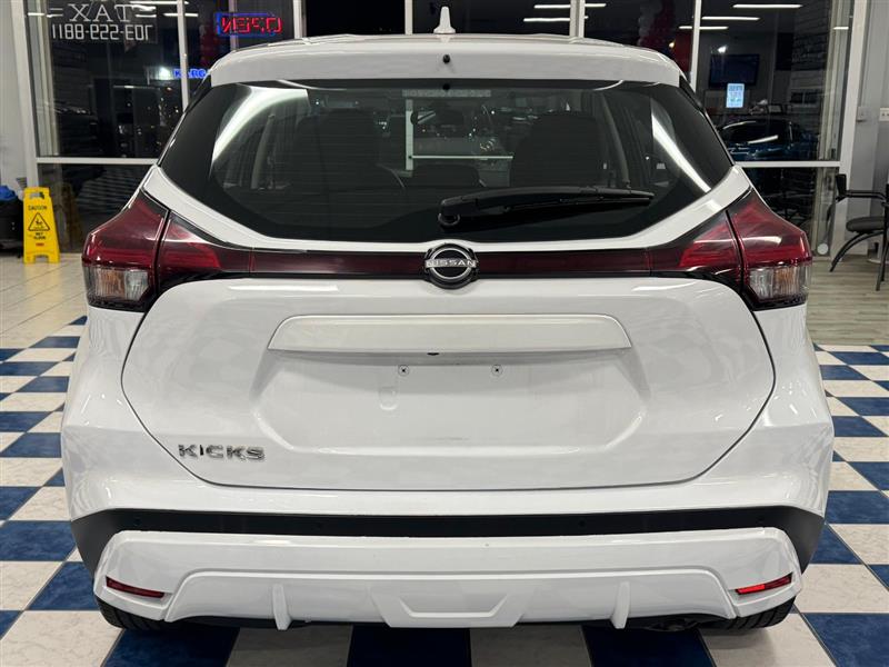 2023 Nissan Kicks S photo 4