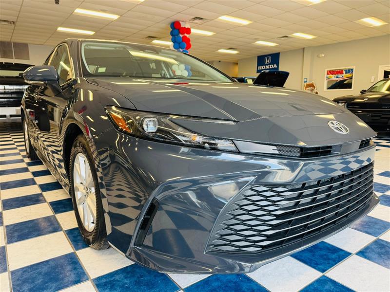 2025 Toyota Camry LE photo 9