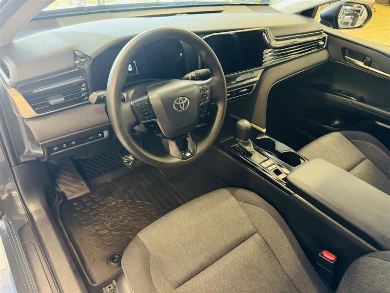2025 Toyota Camry LE photo 10
