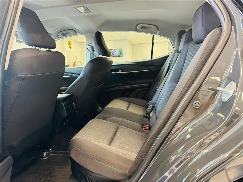 2025 Toyota Camry LE photo 12