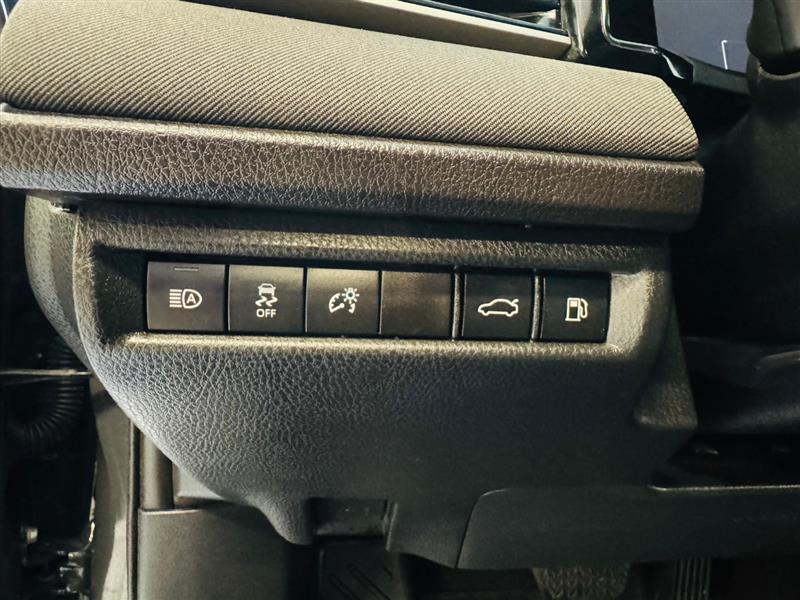 2025 Toyota Camry LE photo 18