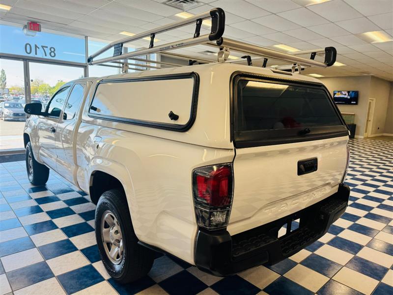 2020 Toyota Tacoma SR5 photo 3