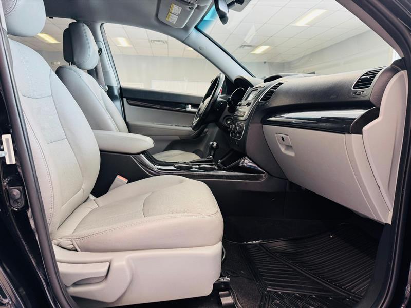 2015 Kia Sorento LX photo 12