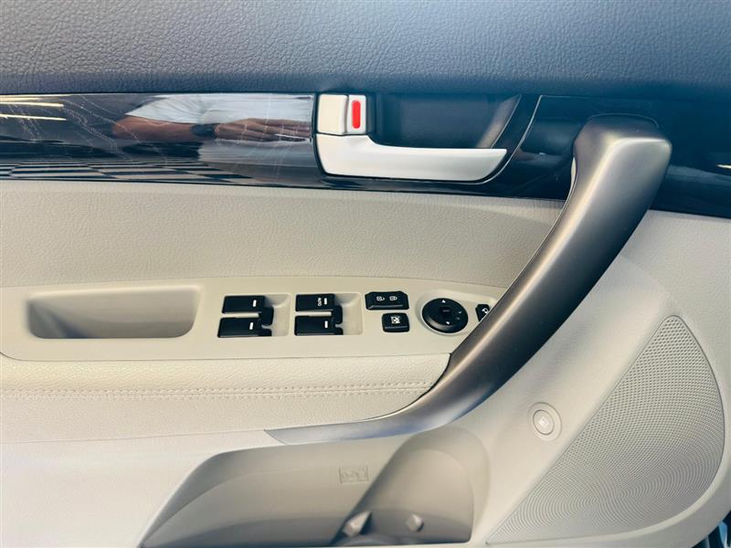 2015 Kia Sorento LX photo 21