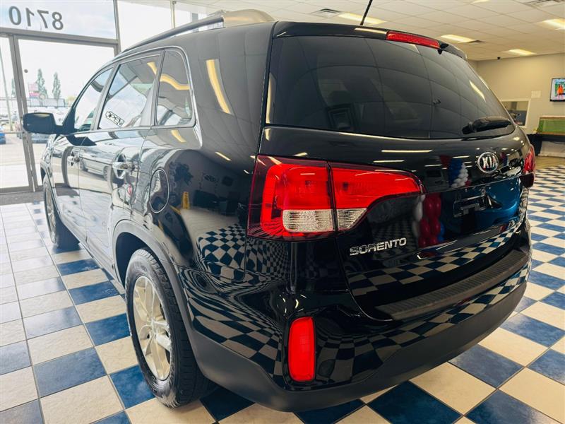 2015 Kia Sorento LX photo 2