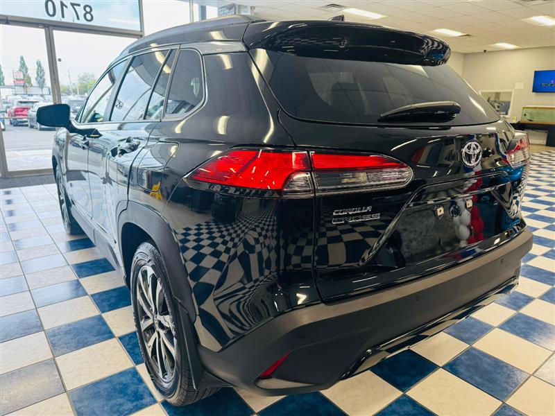 2023 Toyota Corolla Cross XLE photo 4