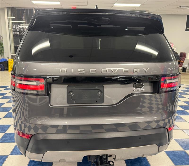 2017 Land Rover Discovery HSE photo 4