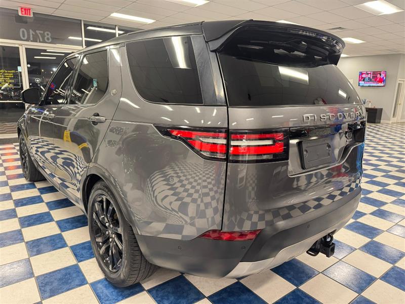 2017 Land Rover Discovery HSE photo 3