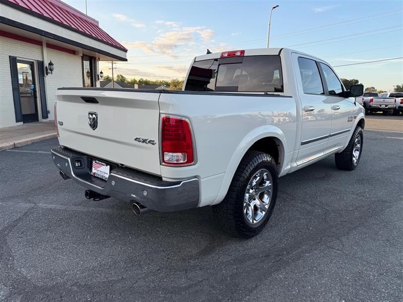 2017 Ram 1500 Laramie photo 3