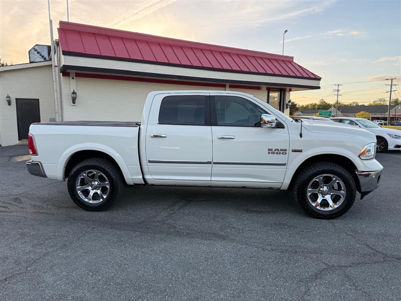2017 Ram 1500 Laramie photo 4