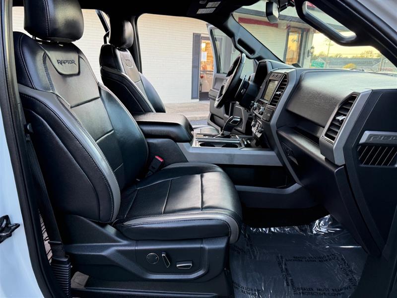 2017 Ford F-150 Raptor photo 16