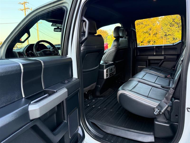 2017 Ford F-150 Raptor photo 21