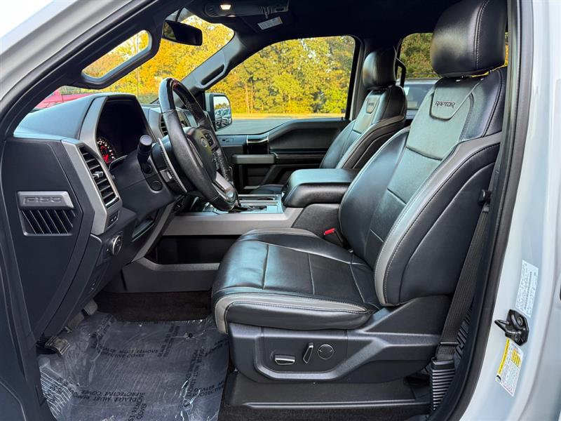 2017 Ford F-150 Raptor photo 31