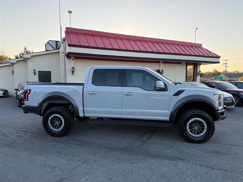 2017 Ford F-150 Raptor photo 4