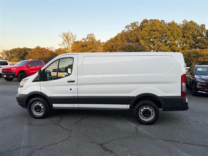 2017 Ford Transit Cargo Van photo 5
