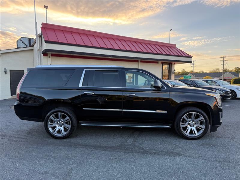2015 Cadillac Escalade ESV Luxury photo 3