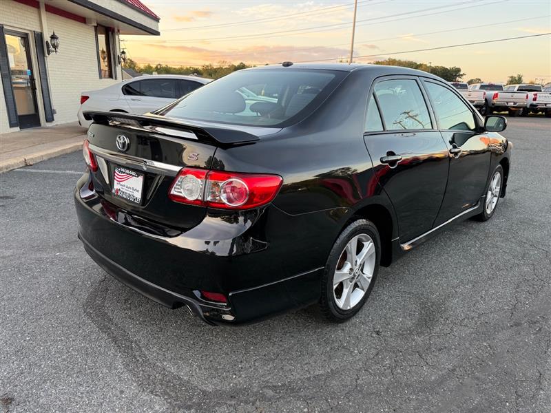 2011 Toyota Corolla photo 2