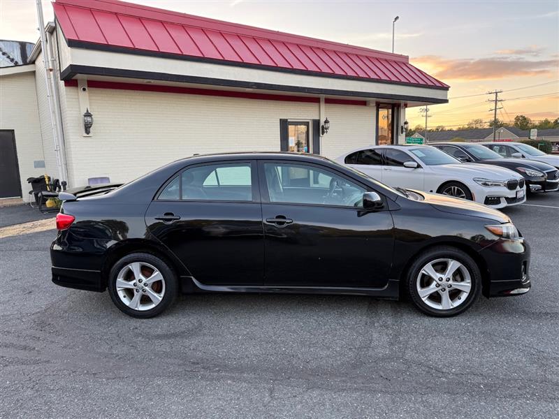 2011 Toyota Corolla photo 3