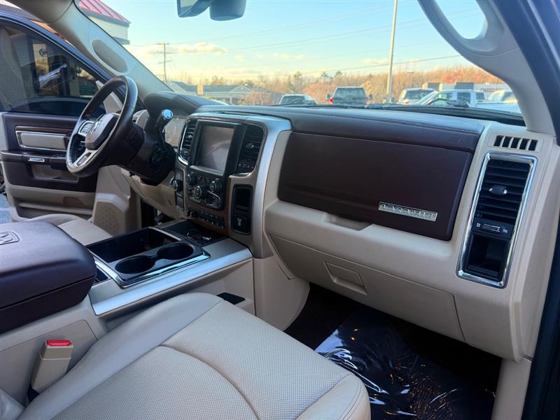2014 Ram 2500 Laramie photo 17