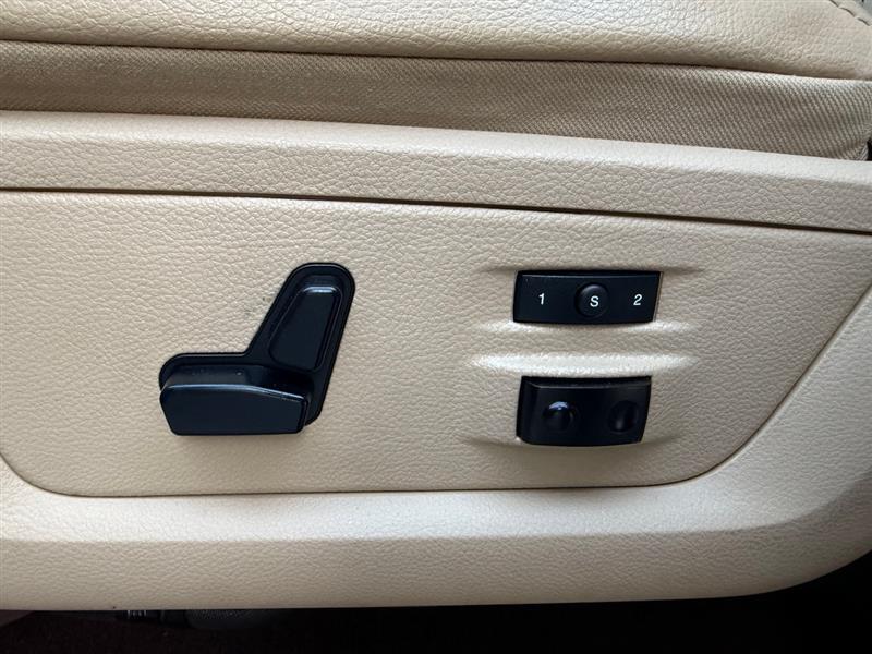 2014 Ram 2500 Laramie photo 26