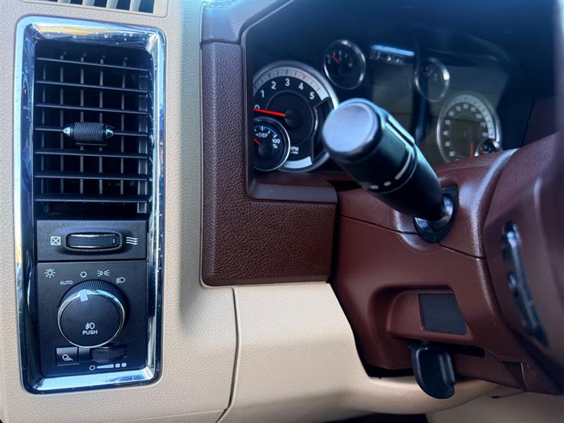 2014 Ram 2500 Laramie photo 31