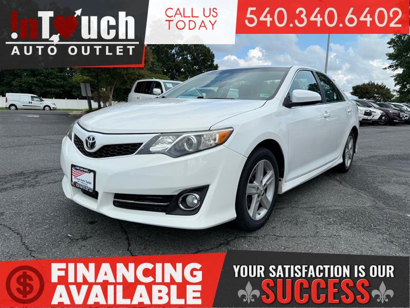 2012 TOYOTA CAMRY SE SEDAN w/NAVIGATION SYSTEM & SUNROOF
