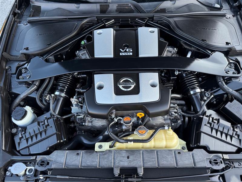 2013 Nissan 370Z Sport photo 24