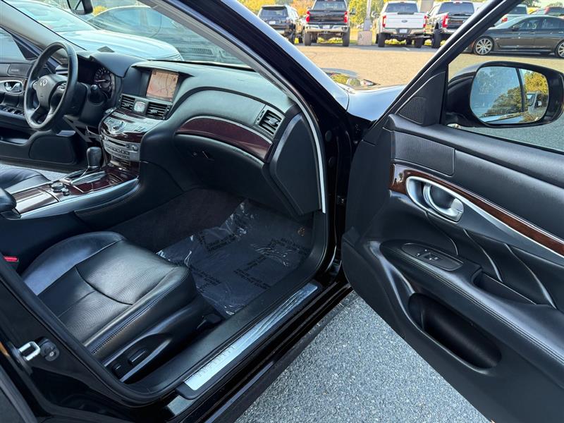 2019 Infiniti Q70 3.7 Luxe photo 14