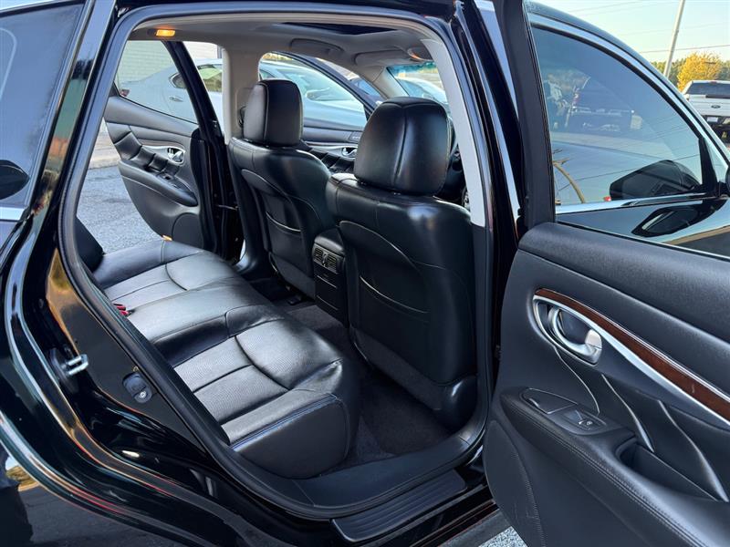 2019 Infiniti Q70 3.7 Luxe photo 15